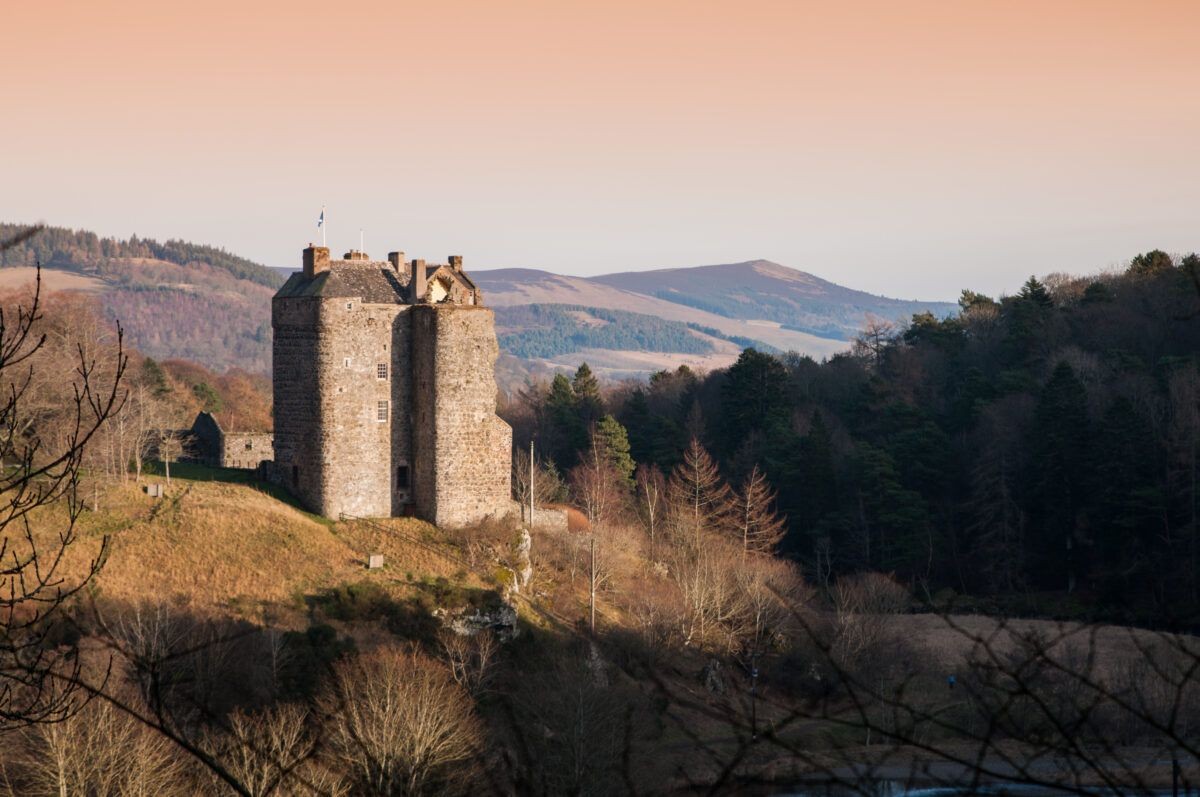 Neidpath Castle - Tartan Weddings