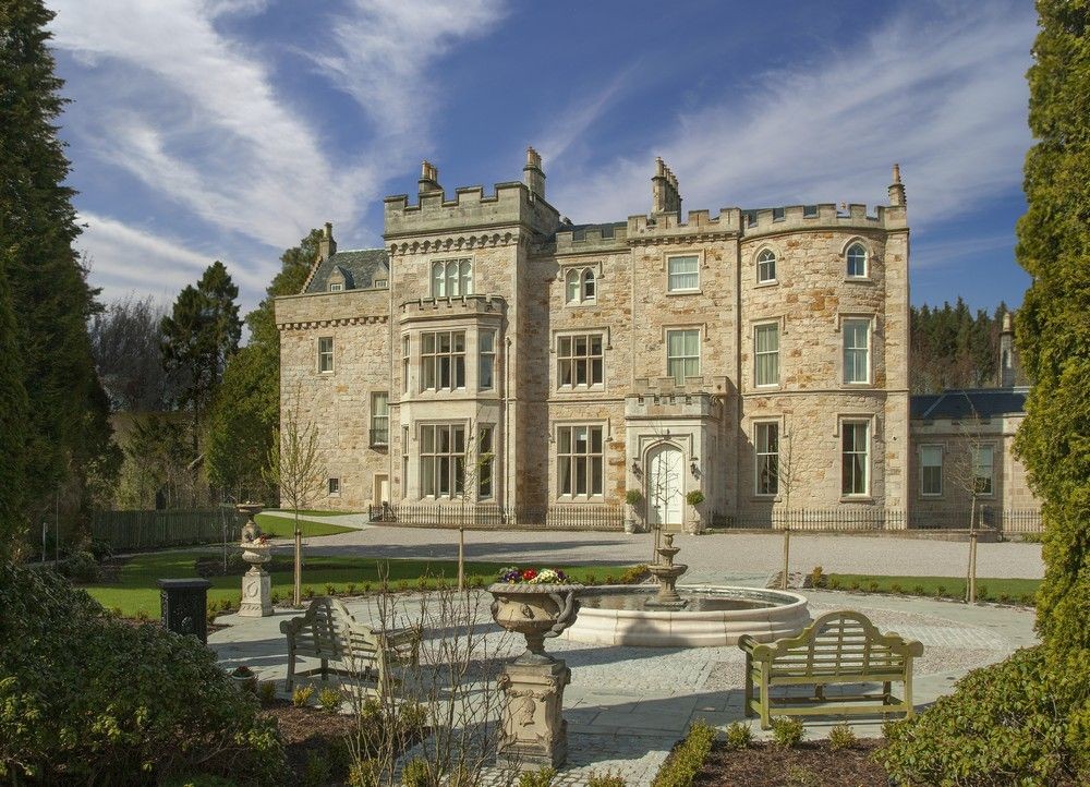Crossbasket Castle - Tartan Weddings