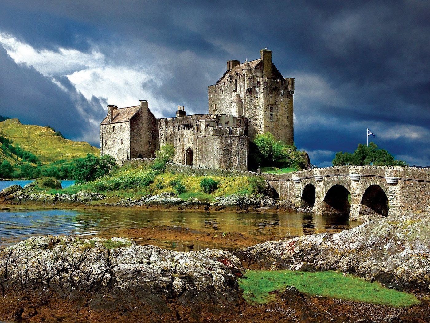 Eilean Donan Castle - Tartan Weddings